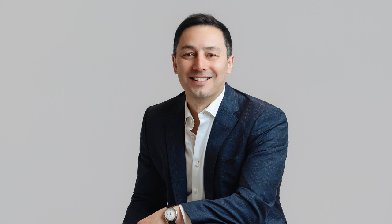 Dr. Sargis Ohanyan performing fluoroscopy-guided spinal procedure